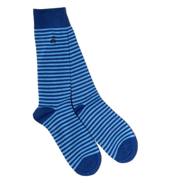 SWOLE PANDA - SKY BLUE NARROW BAMBOO SOCKS - BLAUE HERREN SOCKEN STREIFEN